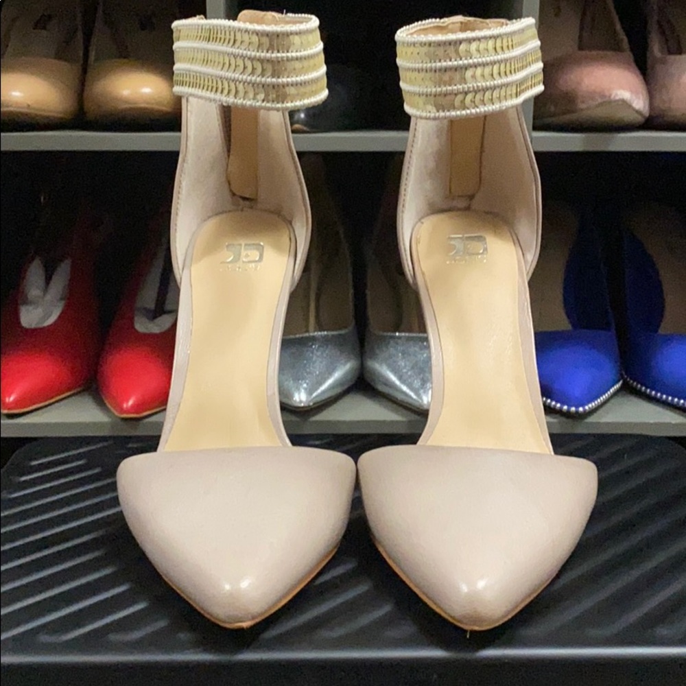 Joe’s Dressy Taupe Pumps